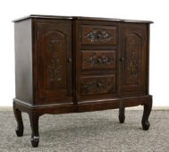 Vyrezávaný nábytok MAHAGON I